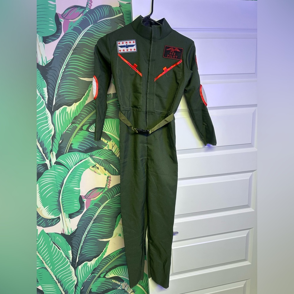 “Top Gun” Halloween costume- size medium (youth)